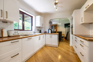 Kitchen- click for photo gallery